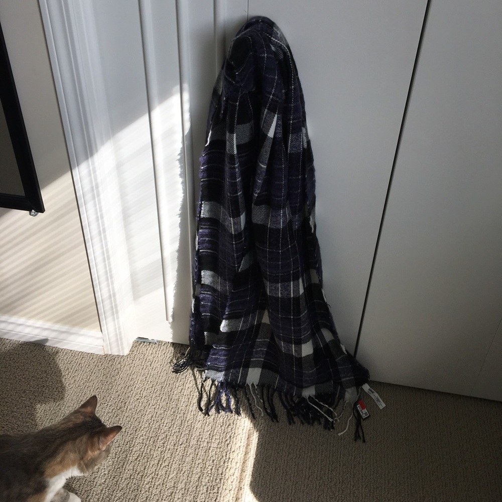Blue and gray plaid blanket scarf